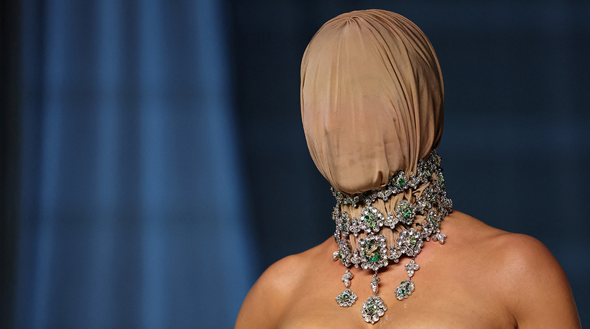 Gala tarzıyla yine herkesin önüne geçti! Şaşkına çeviren seçim