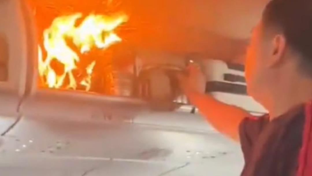 Uçağın el bagajı alev alev yandı 1