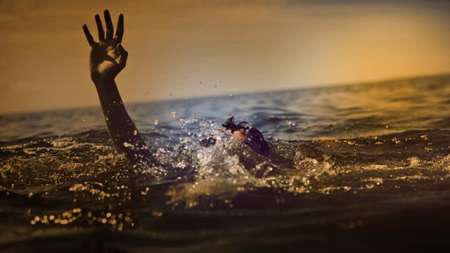 Kadıköy iskelesinde facia! 4 kişi denize düştü: 1 kişi hayatını kaybetti | Detaylı Analiz