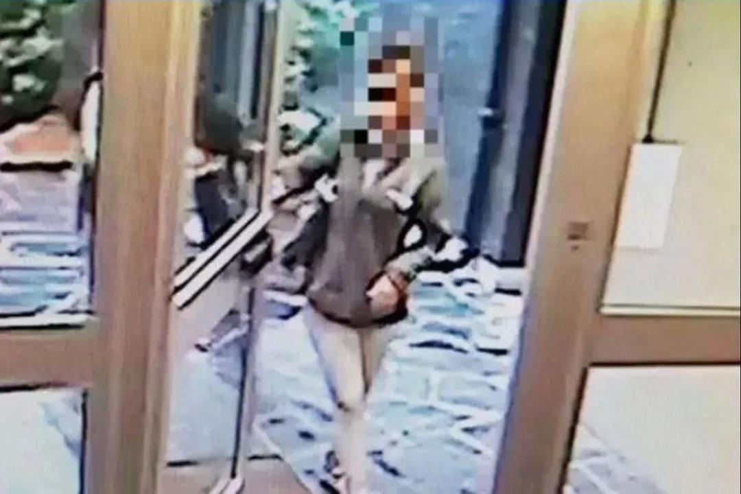 Gen&ccedil; kadın 12 yaşındaki kızı istismar etti! Skandal g&ouml;r&uuml;nt&uuml;ler ortaya &ccedil;ıktı, bavulu a&ccedil;ıp g&ouml;sterdi 2