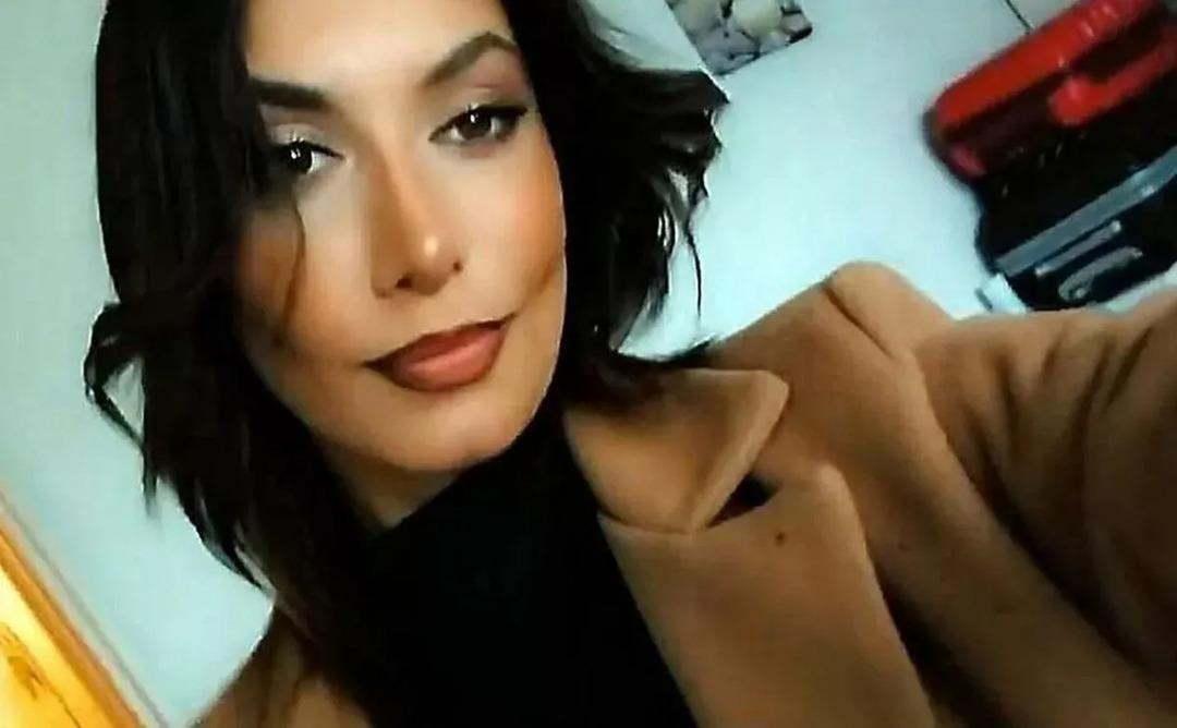 Gen&ccedil; kadın 12 yaşındaki kızı istismar etti! Skandal g&ouml;r&uuml;nt&uuml;ler ortaya &ccedil;ıktı, bavulu a&ccedil;ıp g&ouml;sterdi 3