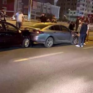 Diyarbakır’da 9 aracın karıştığı kazada 3 kişi yaralandı