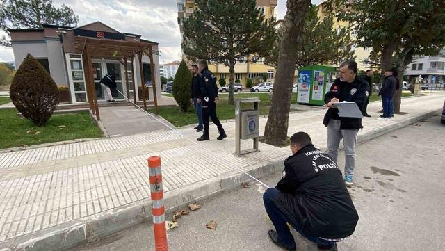 Motosikletli saldırgan muhtarlığa kurşun yağdırdı 1