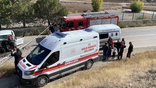 Sivas’ta iki otomobil çarpıştı: 1 ölü, 1 yaralı 1