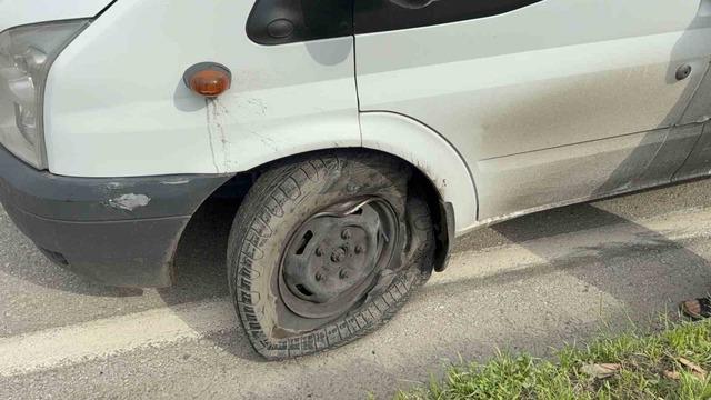 Samsun’da dolmuş minibüs kaldırıma çarptı: 2 yaralı 2