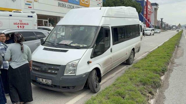Samsun’da dolmuş minibüs kaldırıma çarptı: 2 yaralı 1