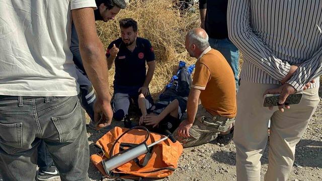 Yaralıları taşıyan ambulans ile otomobil çarpıştı: 8 yaralı 2