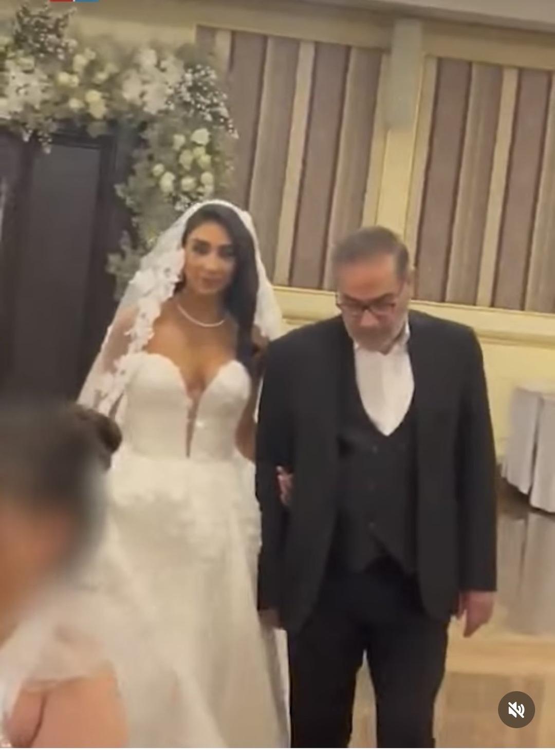 İran ı karıştıran görüntüler! Gösterişli düğün, iddialı gelinlik ve papyon... Gelin ise bakın kim 2