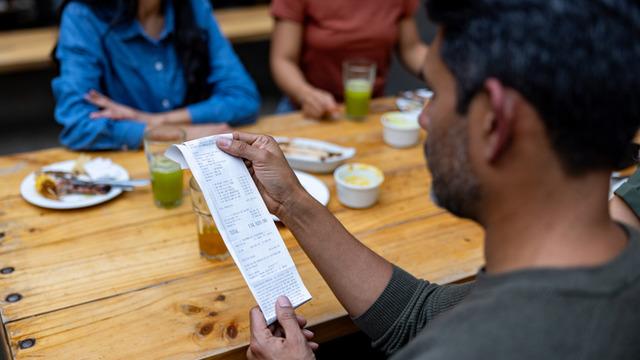 Restoranlarda yeni dönem! Adisyonda yazanı gören müşteri şaşkına döndü