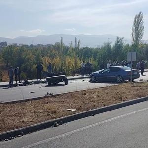Malatya’da üç aracın karıştığı kazada, 1’i ağır 3 kişi yaralandı