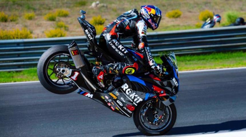 Toprak Razgatlıoğlu tarih yazdı! Milli motosikletçi 3. kez dünya şampiyonu oldu