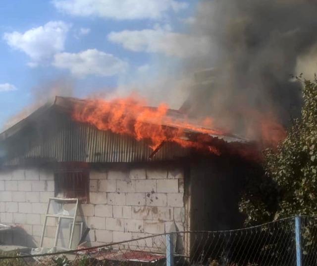 Malatya’da korkutan ev yangını 1