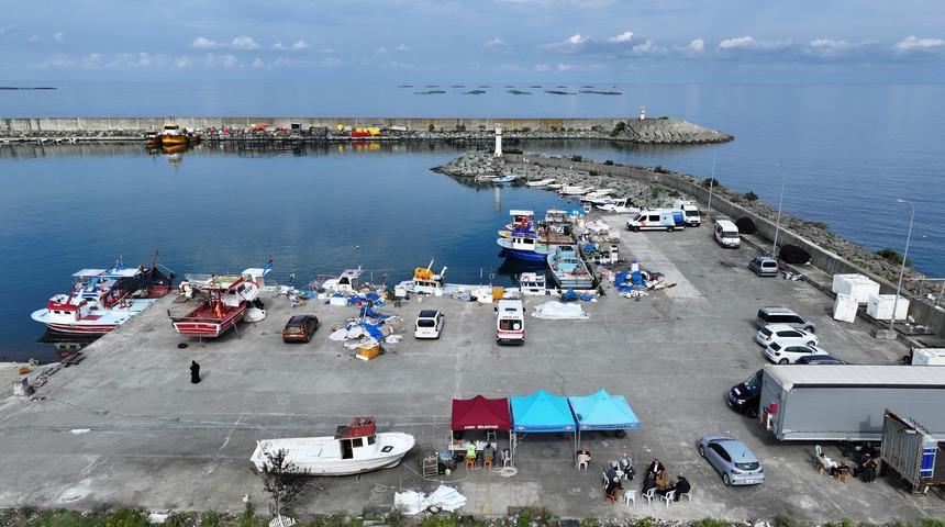 Trabzon'da denizde kaybolduğu iddia edilen balıkçıyı arama çalışmaları devam ediyor