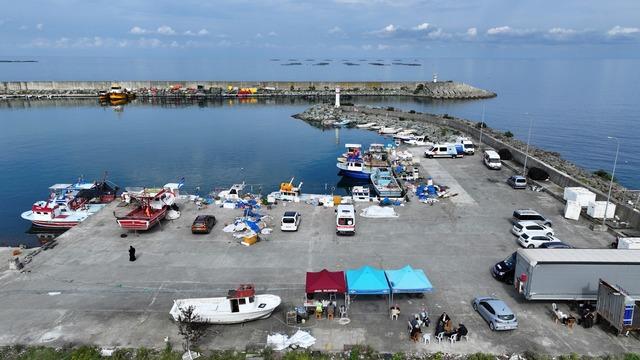 Trabzon'da denizde kaybolduğu iddia edilen balıkçıyı arama çalışmaları devam ediyor