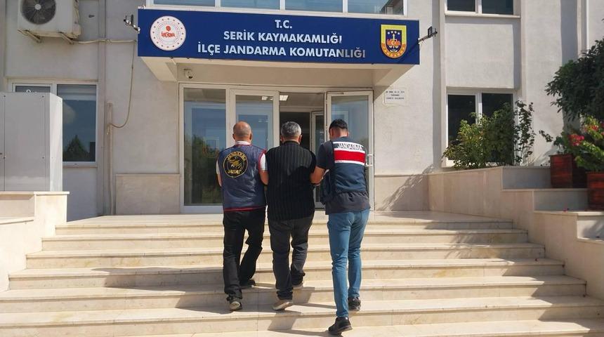48 yıl hapis cezası bulunuyor: Antalya'da firari hükümlü yakalandı