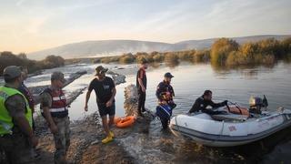 Batman Çayı'nda su debisinin yükselmesiyle mahsur kalan aile kurtarıldı