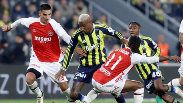 Penaltı, kırmızı kart, iptal edilen gol... Trio ekibinden Fenerbahçe-Karagümrük maçı için çok konuşulacak yorum! 