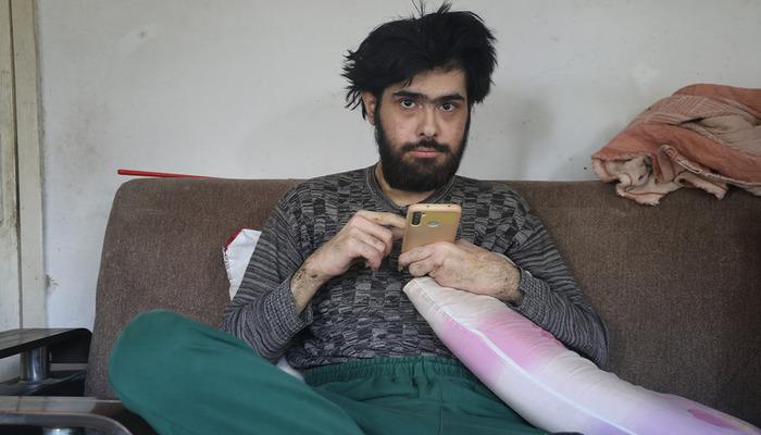 Telefon bağımlısı genç, ailelere seslendi: Çocuklarınıza bunu yapmayın!