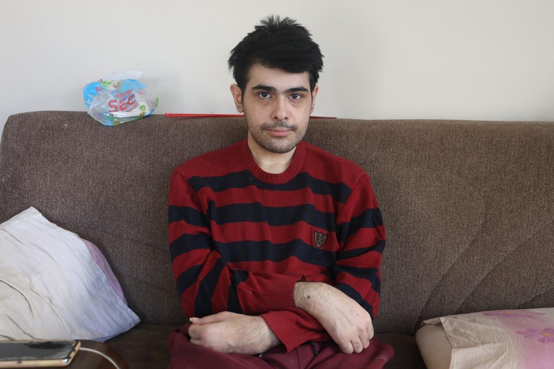  3 yıldır evden çıkmıyor, duş almıyordu! Telefon bağımlısı genç, ailelere seslendi: Çocuklarınıza bunu yapmayın! 7