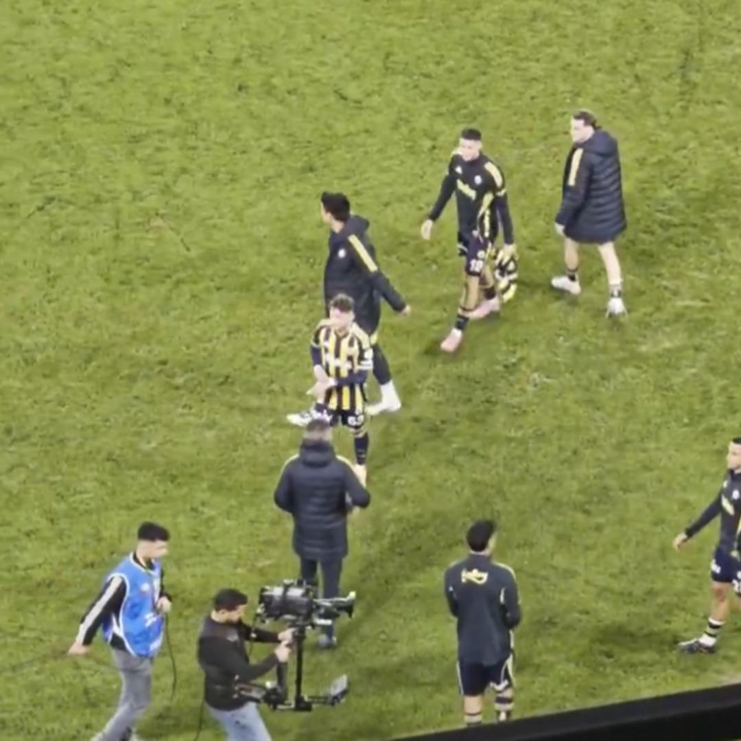 Tribünler tepki göstermişti! Szymanski den oyundan çıkarken olay hareket... Kerem Aktürkoğlu şaştı kaldı! 3