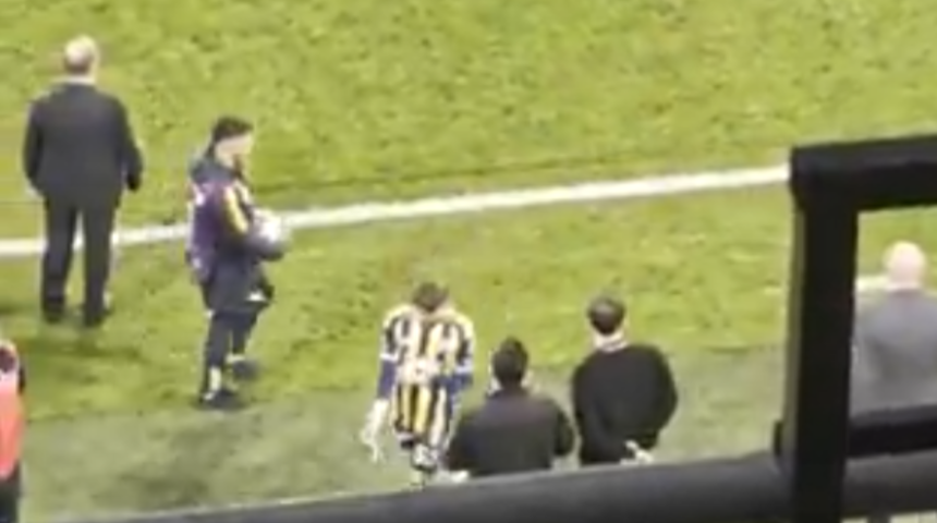 Tribünler tepki göstermişti! Szymanski'den oyundan çıkarken olay hareket... Kerem Aktürkoğlu şaştı kaldı!