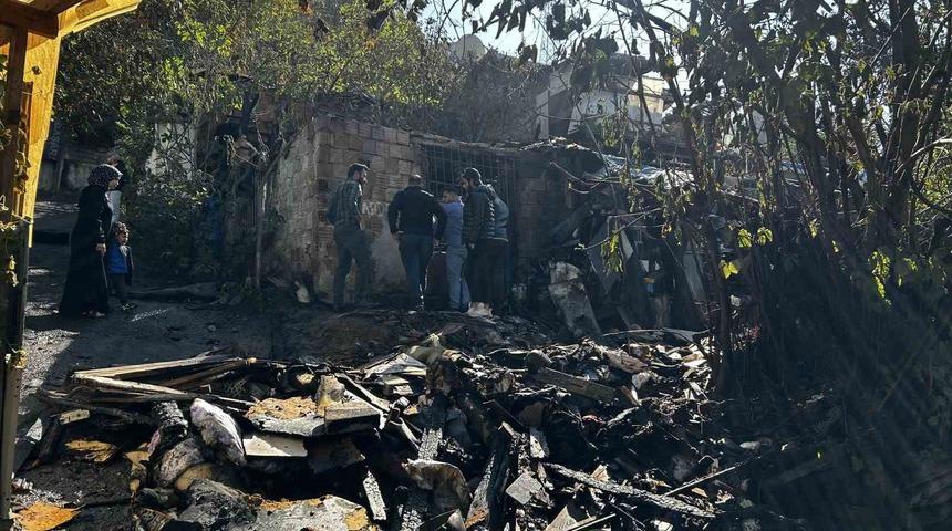 Eyüpsultan’da gecekondudan alevler yükseldi