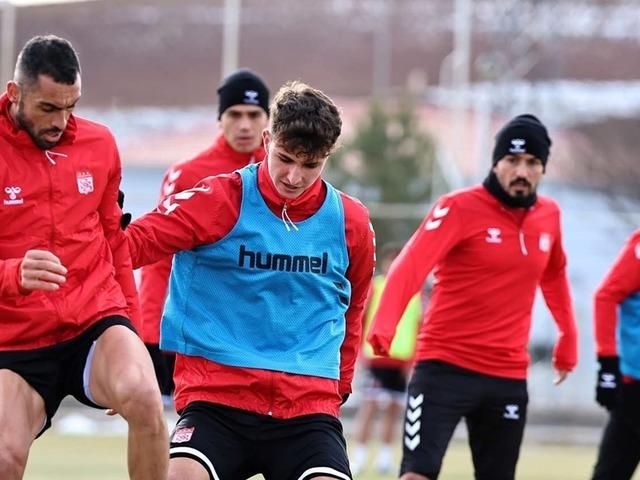 Sivasspor, teknik direktörsüz çalıştı