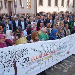 20. Ayvalık Uluslararası Zeytin Hasat ve Turizm Festivali’nde "Ege" rüzgarı esti