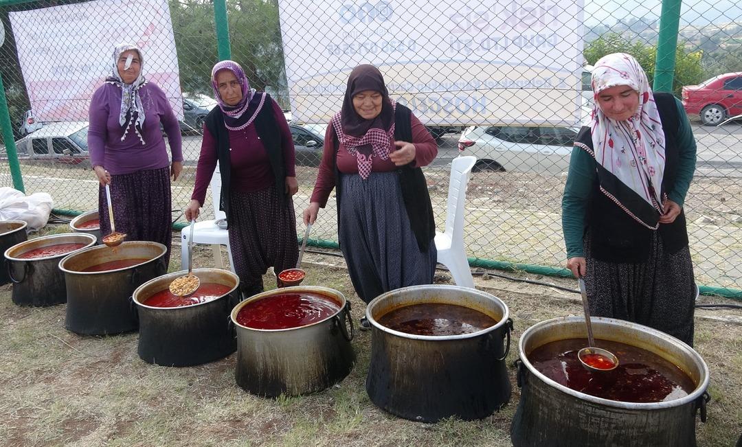 Torosların eteklerinde gastronomi şenliği: Yörük köyünde imece usulü yöresel yemeklerle lezzet dolu buluşma 6
