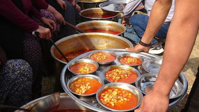 Torosların eteklerinde gastronomi şenliği: Yörük köyünde imece usulü yöresel yemeklerle lezzet dolu buluşma