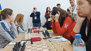 Herkes sustu taşlar konuştu