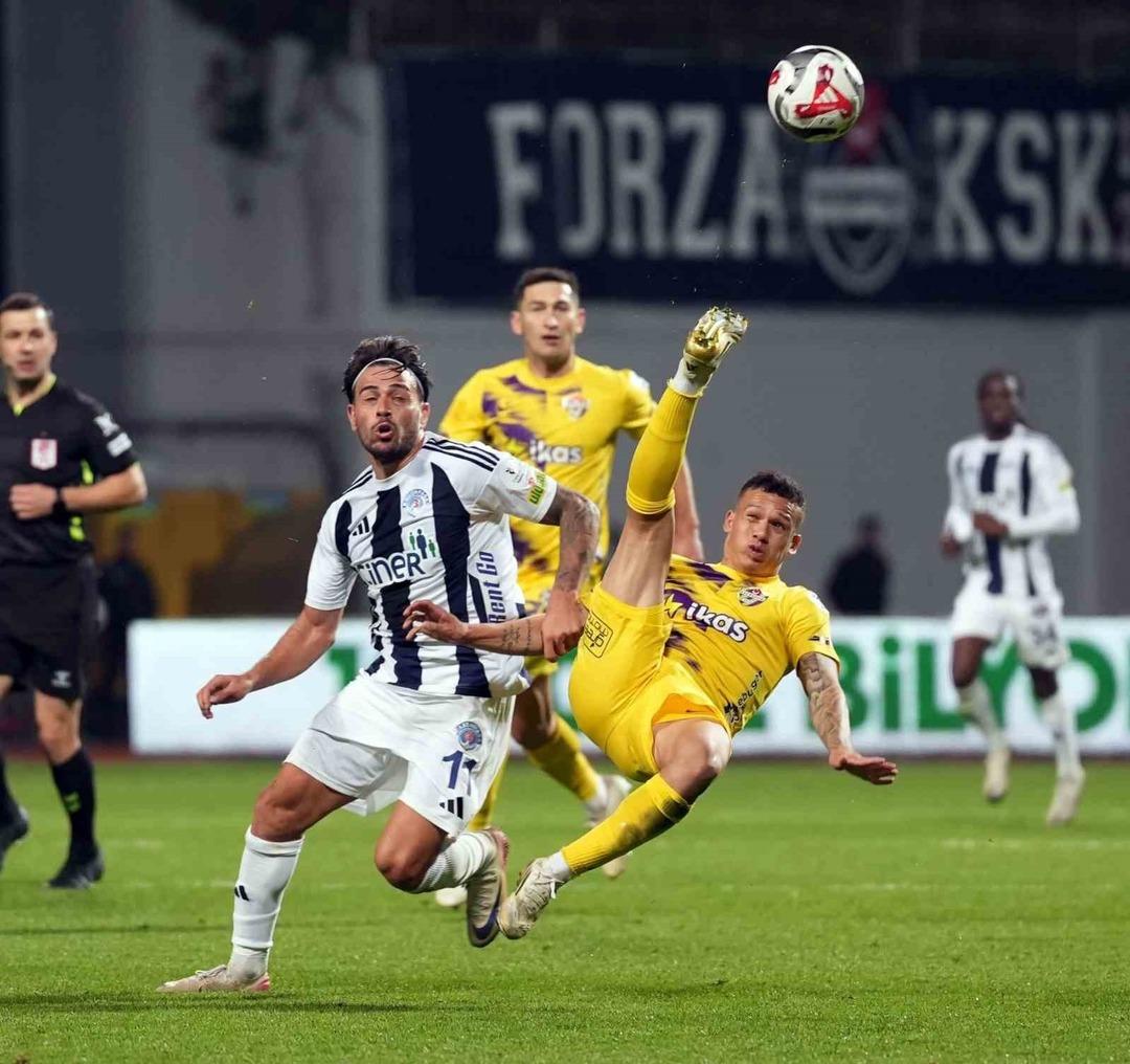 Orhan Ak yönetimindeki Eyüpspor iç sahada Kasımpaşa yı yenerek kötü gidişata dur dedi! 2