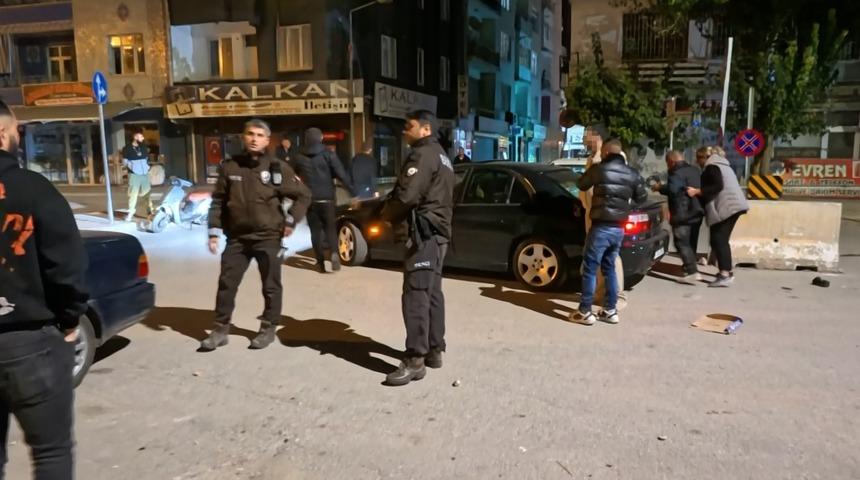 Tükürük yüzünden kavga çıktı! Alkollü şahsı yakınları bile sakinleştiremedi