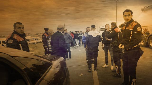 Polis cenazesi konvoyuna saldırı! 4 araçla gelip dehşet saçtılar: Çok sayıda yaralı