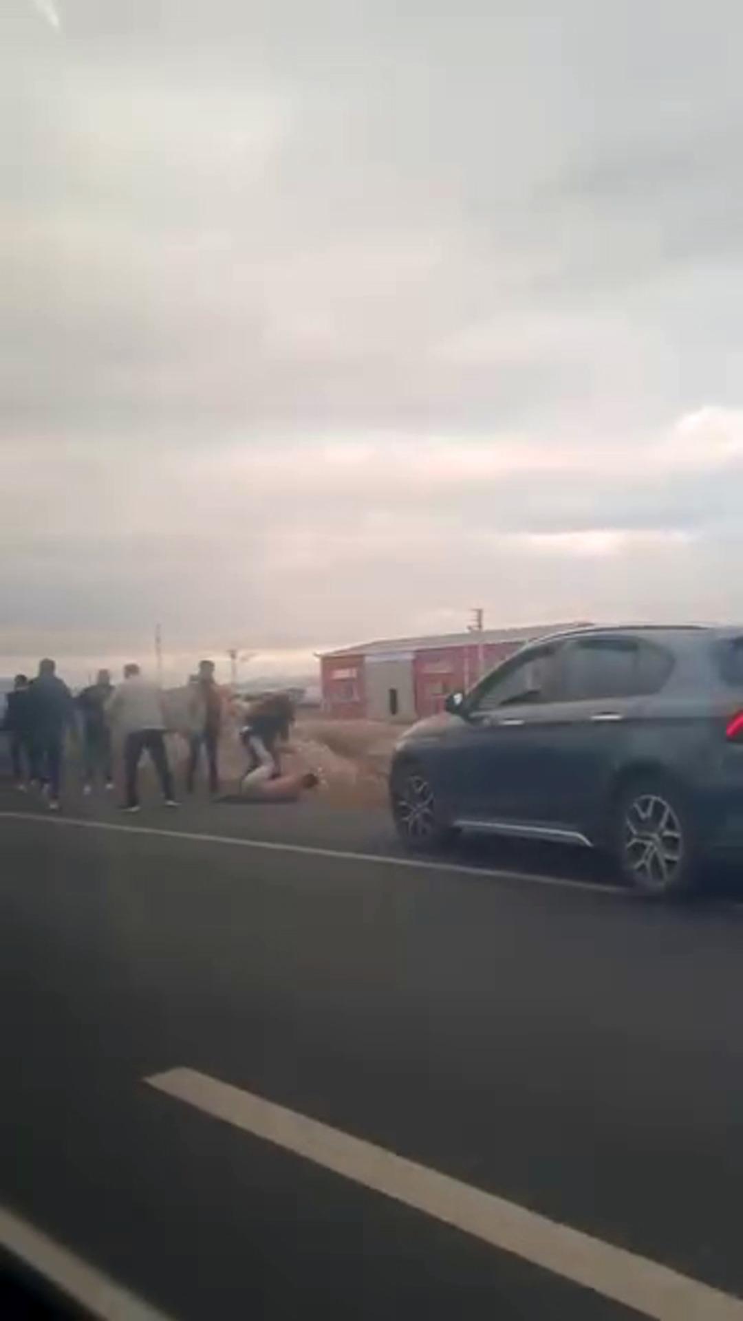 Polis cenazesi konvoyuna saldırı! 4 araçla gelip dehşet saçtılar: Çok sayıda yaralı 5