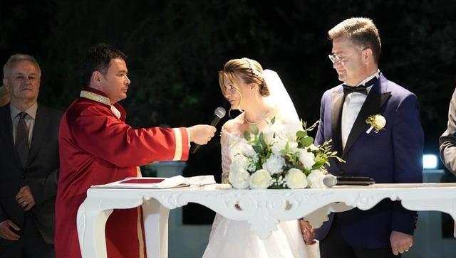 Bursa da geleneksel bir düğün gerçekleştirdiler: Profesörle doçent, Yörük kıyafetiyle köy düğünü yaptı 7