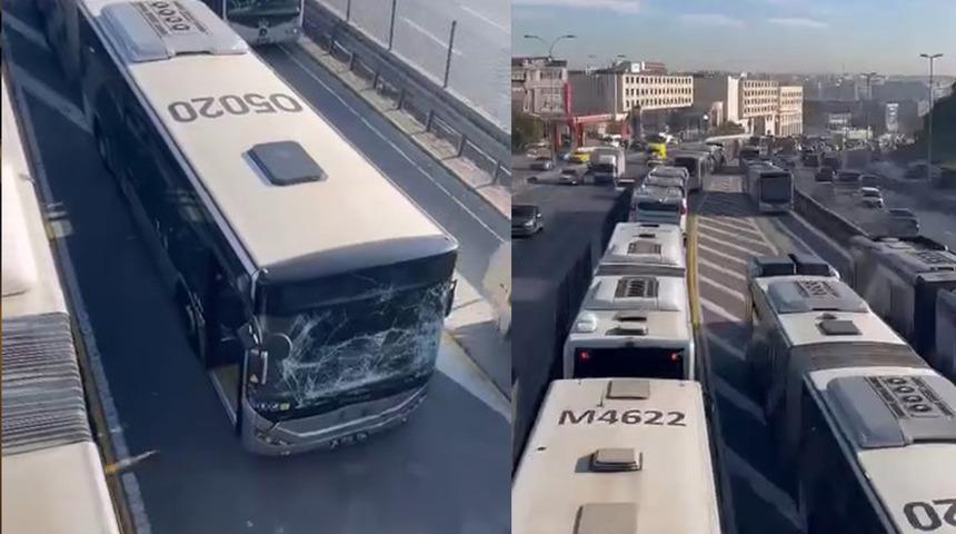 İstanbul'da metrobüs kazası! Aynı yöne gidiyorlardı... Yoğunluk yaşanıyor