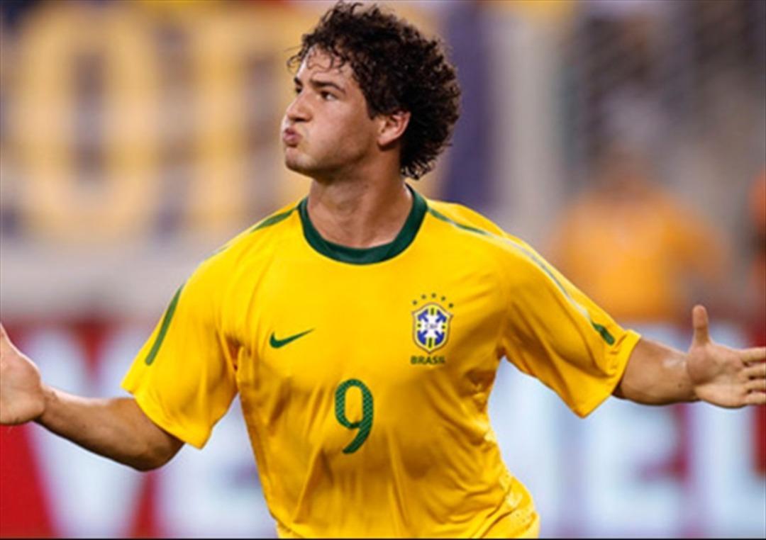 Galatasaray'da Pato sesleri...