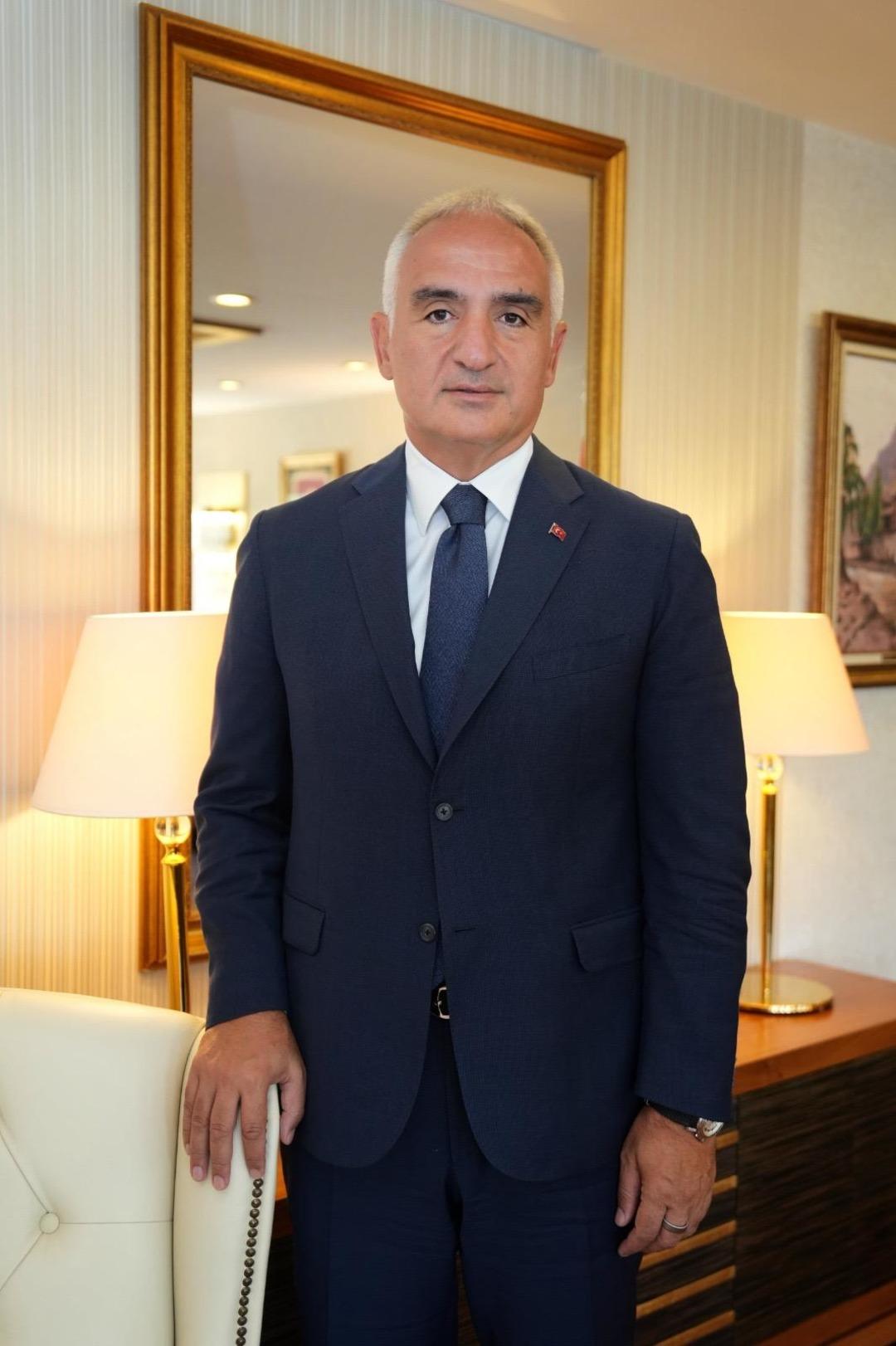 AKM, yeni sezonda İstanbul’un kültür-sanat nabzını tutacak! Bakan Ersoy: “AKM, Türkiye nin kültür-sanat vizyonunun sembolü olmayı sürdürecek” 9