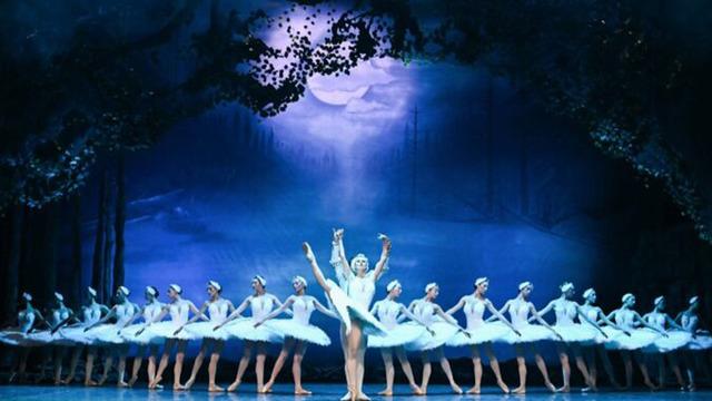 AKM, yeni sezonda İstanbul’un kültür-sanat nabzını tutacak! Bakan Ersoy: “AKM, Türkiye'nin kültür-sanat vizyonunun sembolü olmayı sürdürecek”