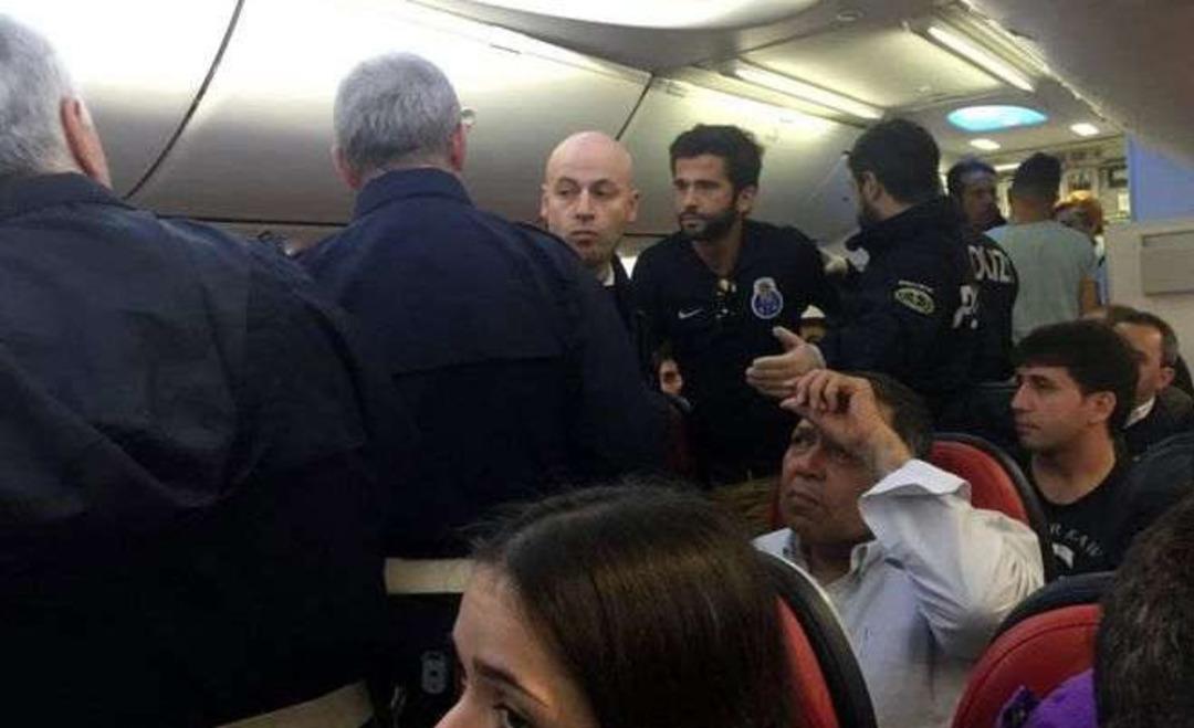 THY u&ccedil;ağında olay! D&uuml;n gece...