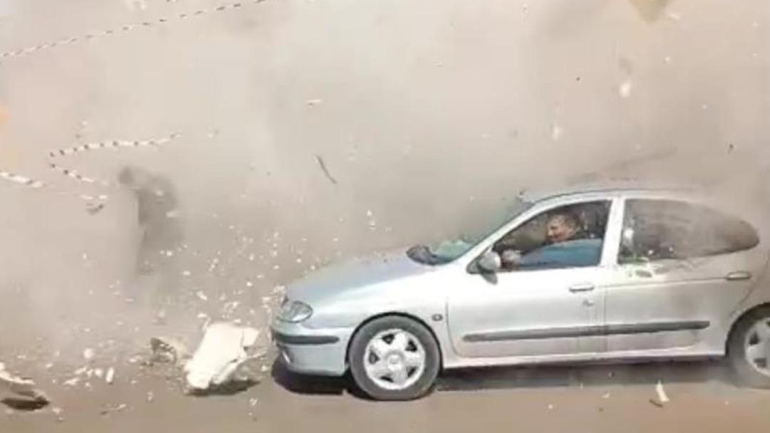 Kahramanmaraş taki Kontrollü yıkımda ortalık savaş alanına döndü 1