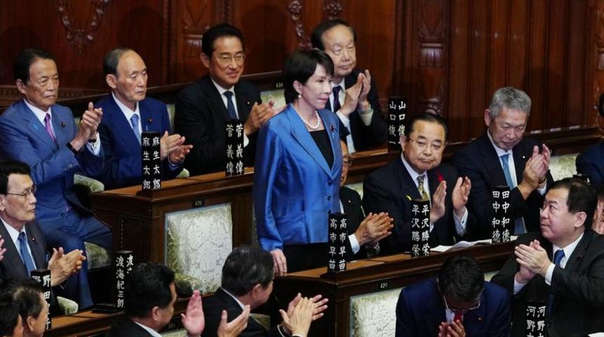 Japonya'nın ilk kadın Başbakanı Sanae Takaichi, yemin ederek göreve başladı