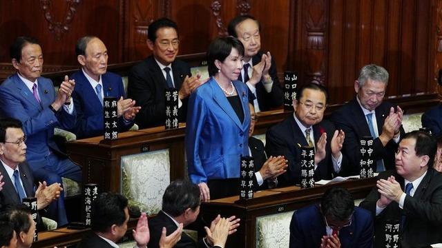 Japonya'nın ilk kadın Başbakanı Sanae Takaichi, yemin ederek göreve başladı