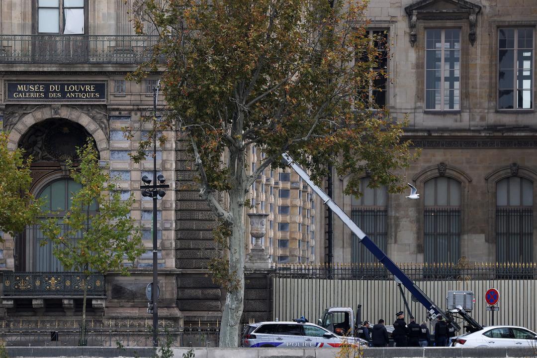 Fransa yı sarsan Louvre Müzesi soygununda yeni gelişme! Çalınan eserlerin değeri dudak uçuklattı 5