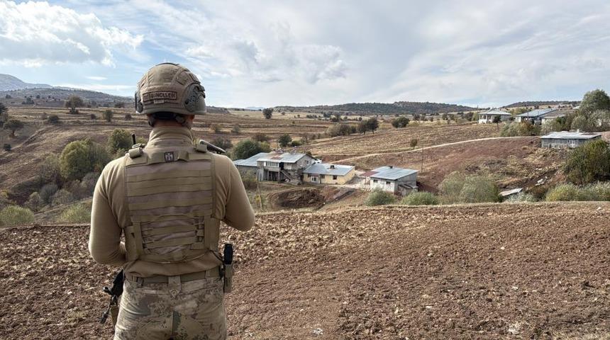 Jandarmanın teslim ol çağrısına ateşle karşılık veren katil zanlısı vurularak etkisiz hale getirildi