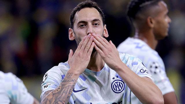 Hakan Çalhanoğlu da boş geçmedi! Inter Şampiyonlar Ligi'nde Galatasaray'ın rakibine gol oldu yağdı 
