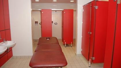 Şampiyonlar Ligi'nde oynanan Arsenal-Atletico Madrid maçı öncesi görülmemiş kriz! Duşa giremediler, UEFA'ya şikayet ettiler