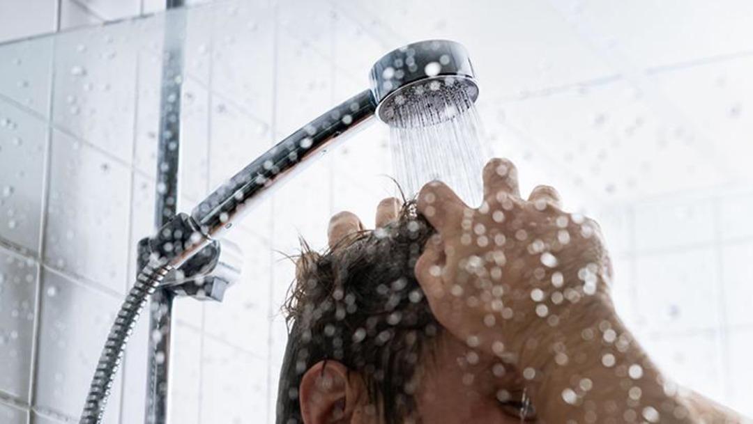 Şampiyonlar Ligi nde oynanan Arsenal-Atletico Madrid maçı öncesi görülmemiş kriz! Duşa giremediler, UEFA ya şikayet ettiler 1