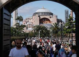 Yerli turistler yılın ikinci çeyreğinde 116,9 milyar lira seyahat harcaması yaptı